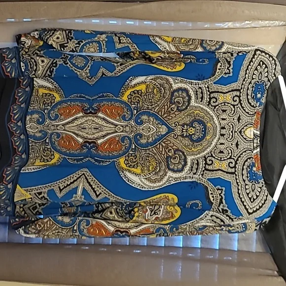 Alfani size 1x printed top. - Picture 2 of 6